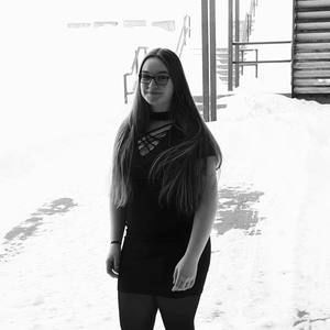 Meet your Posher, Claudia